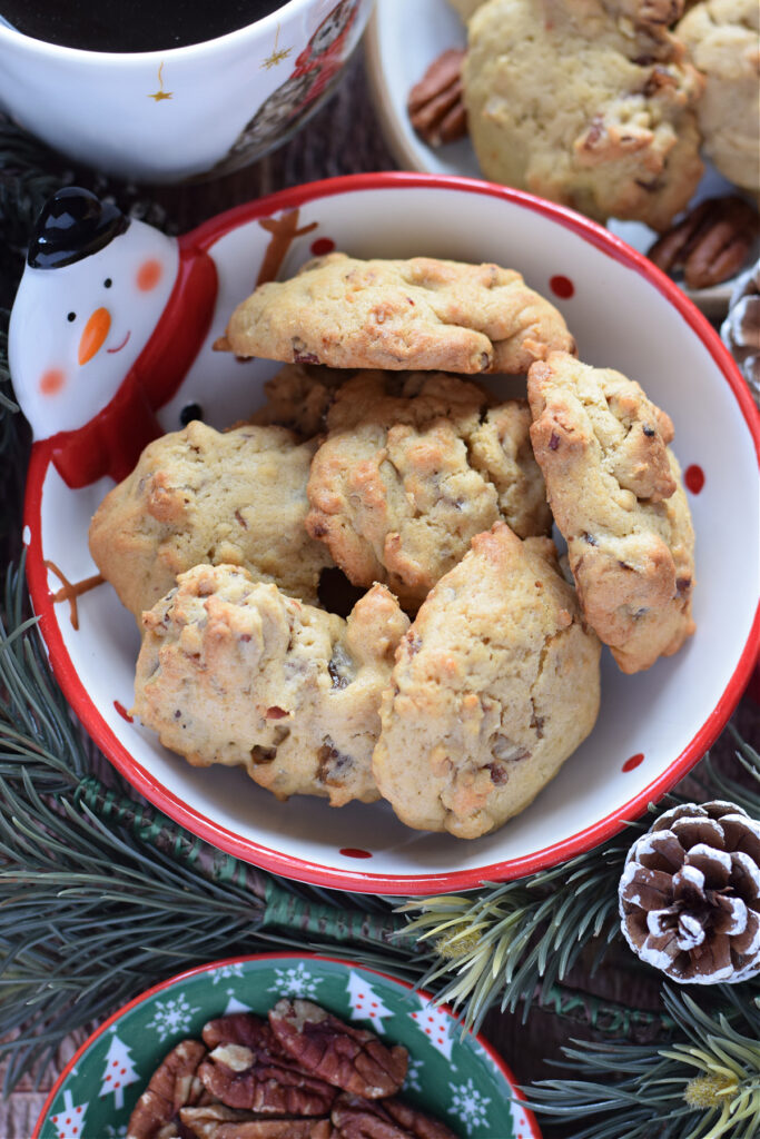 Christmas cookies in a Christmas bowl.