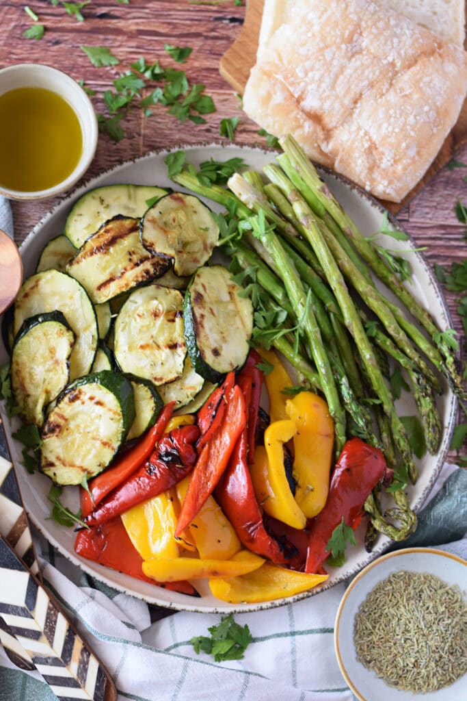 Close up of grilled vegetables.
