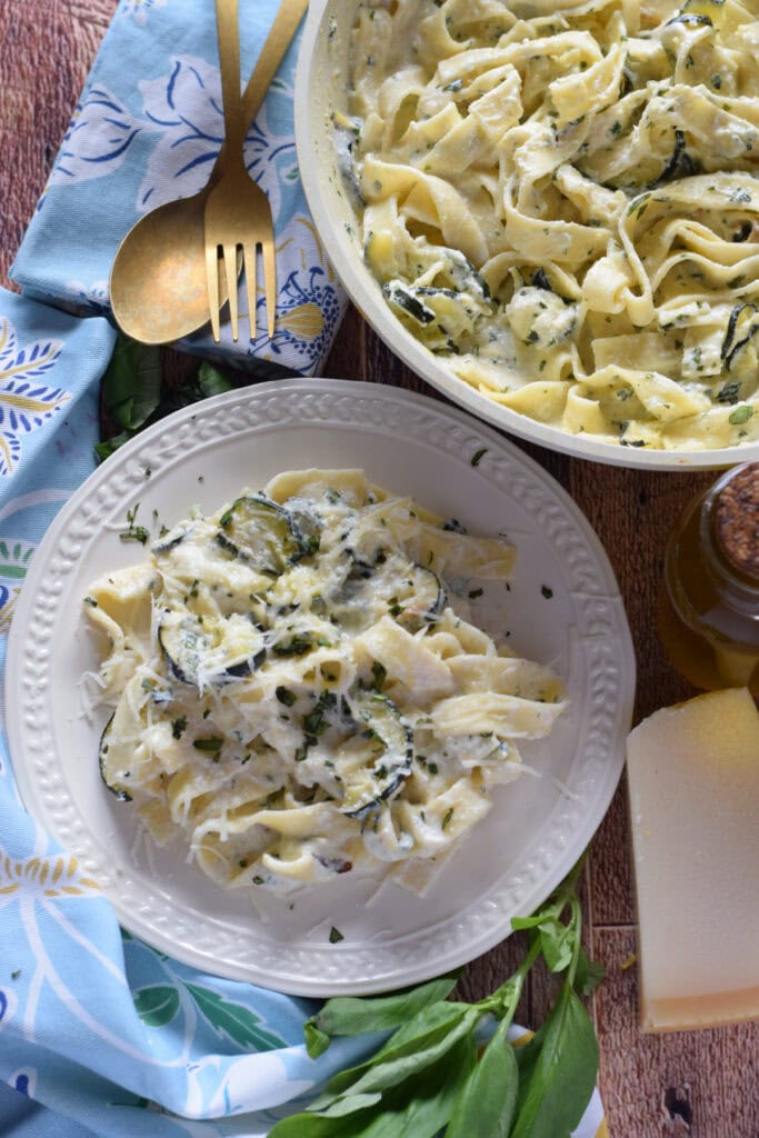 Zucchini and ricotta pasta on a plate.