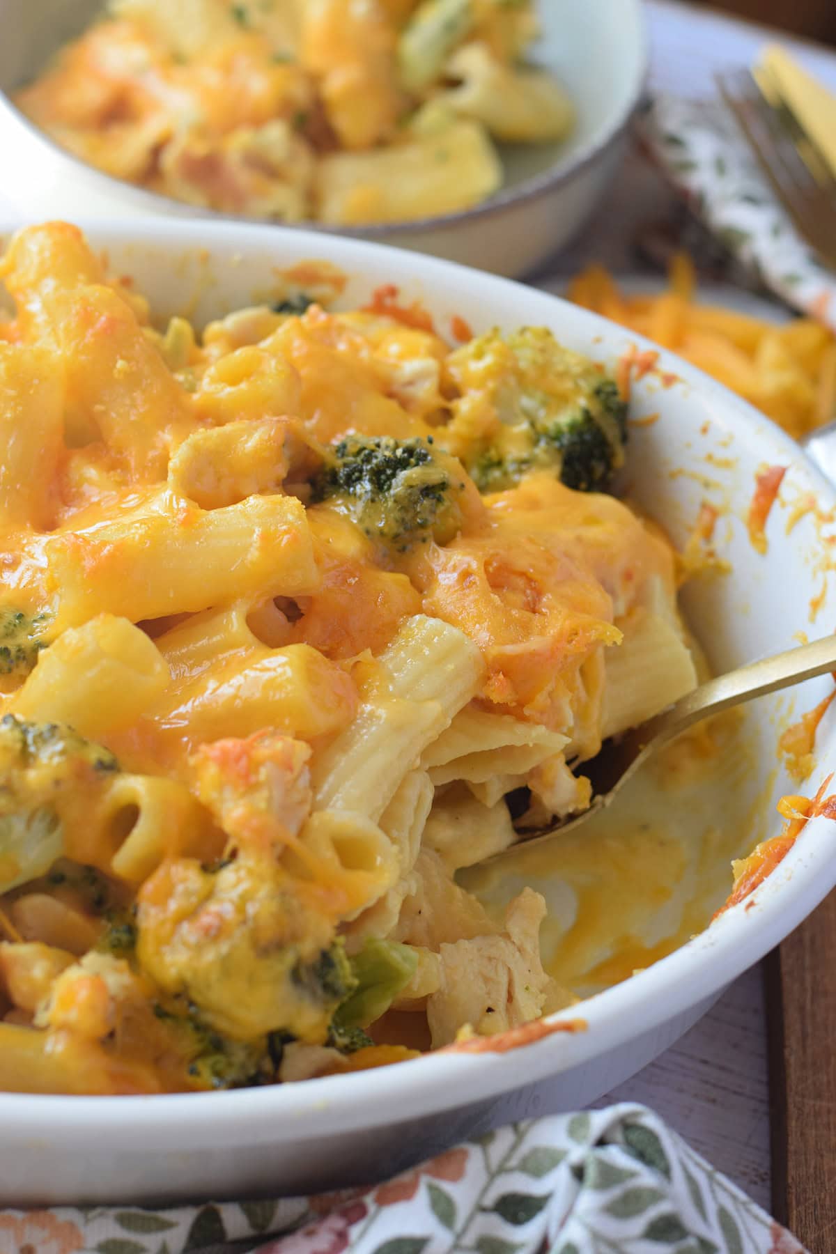 Close up of chicken cheddar pasta with broccoli.