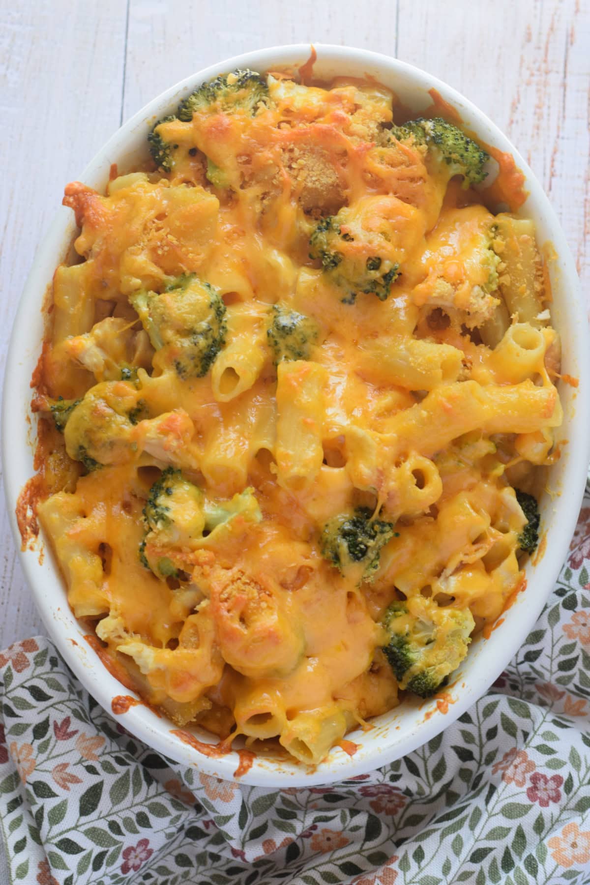 Baked pasta dish with cheese, chicken and broccoli.